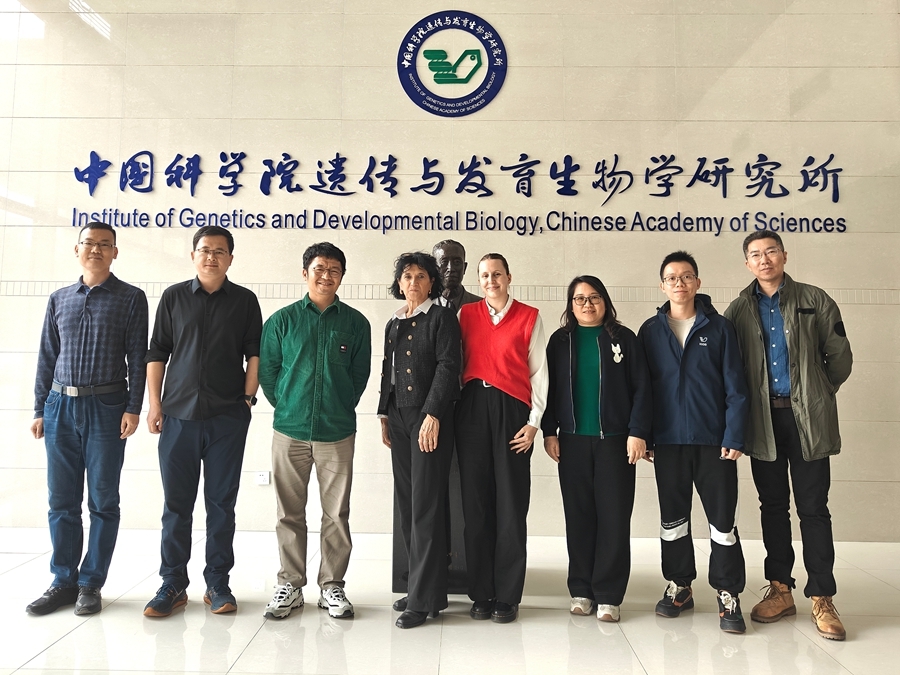 法国驻华大使馆代表团一行访问遗传发育所