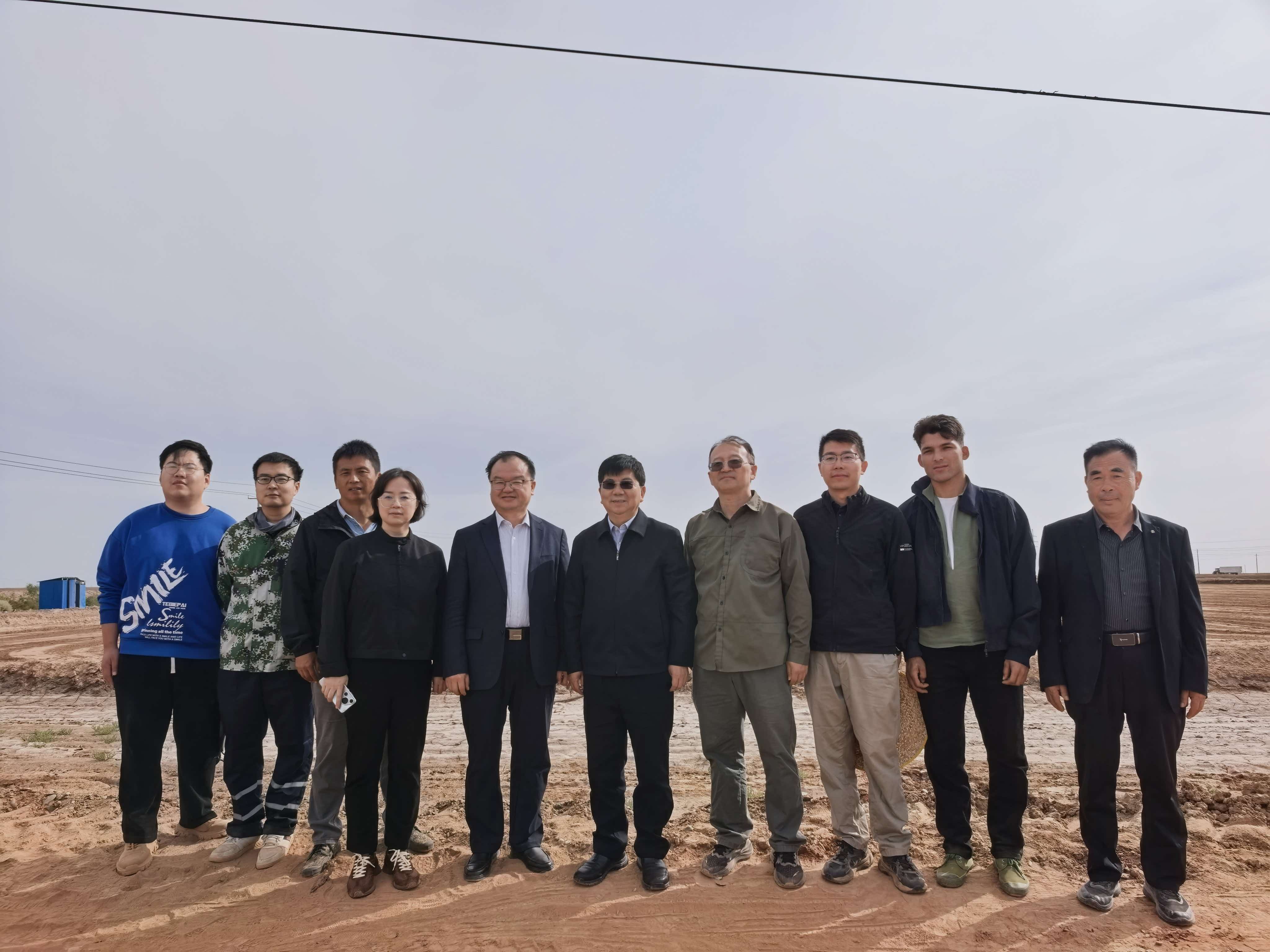 傅向东调研遗传发育所阿克苏基地